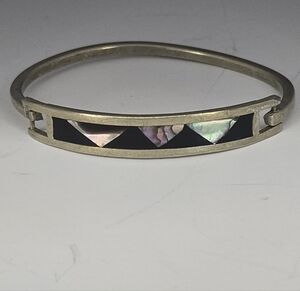 Vintage Mexico Alpaca Silver Onyx Inlay Hinged Bangle Bracelet